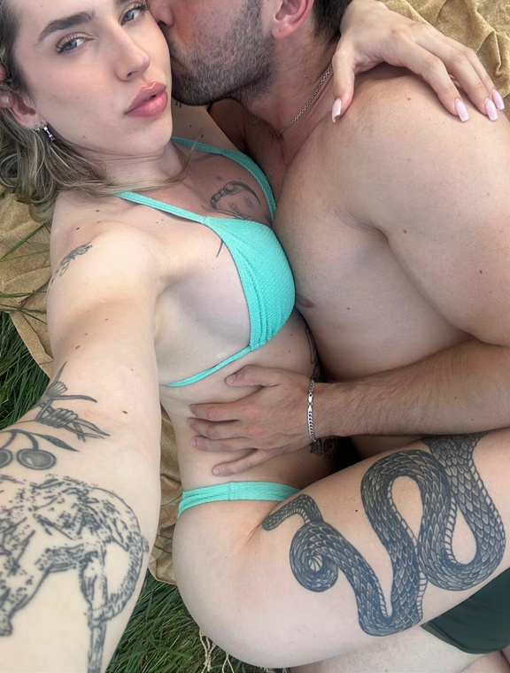 TiffanyAndSantiago Onlyfans pictures