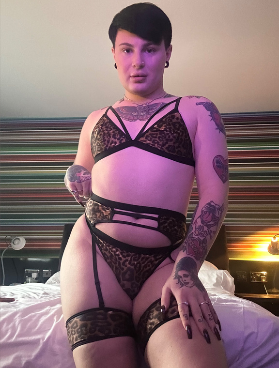 MOTHPLAYBOYS  Onlyfans pictures