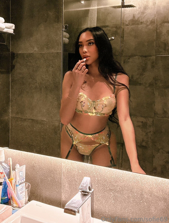 Sofiefox Onlyfans pictures