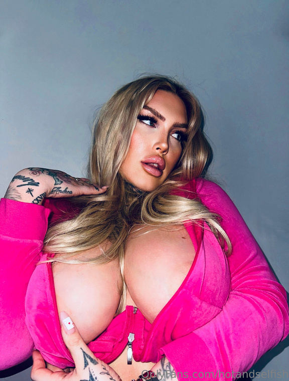 Hotandselfish Onlyfans pictures