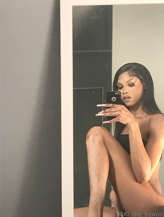 KiKi FoxXx Onlyfans pictures